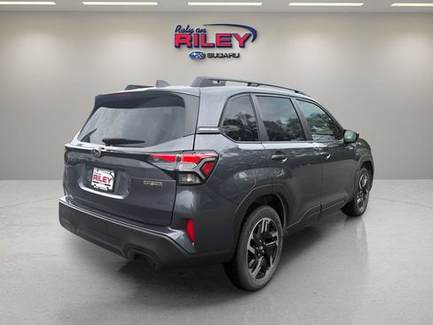 Used 2025 Subaru Forester Premium AWD/4WD image 6