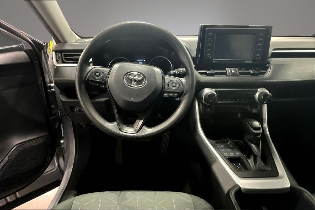 Used 2022 Toyota RAV4 XLE AWD/4WD image 8