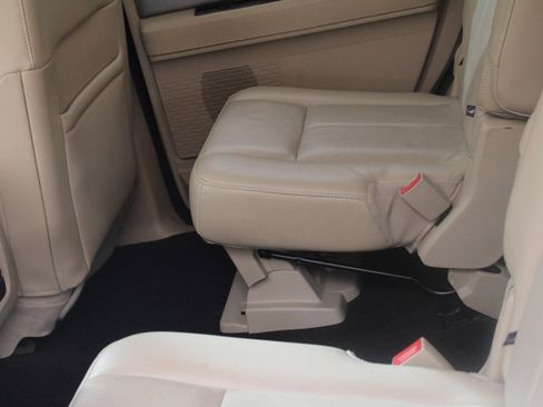 Used 2017 Ford Expedition Limited w/ Equipment Group 301A image 26