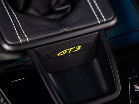 Certified 2025 Porsche 911 GT3 RWD image 58