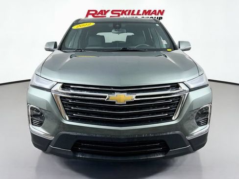 Used 2022 Chevrolet Traverse LT FWD image 2