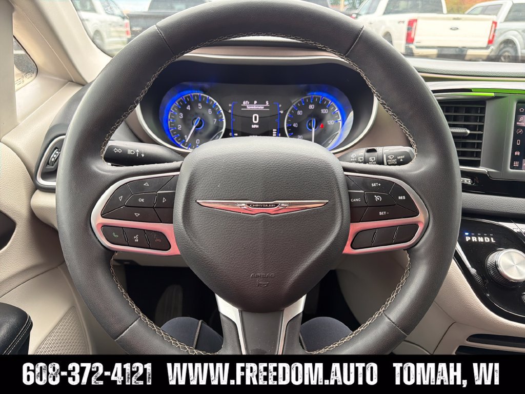 Used 2023 Chrysler Voyager LX FWD image 14