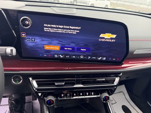 New 2026 Chevrolet Traverse RS w/ LPO, Floor Liner Package FWD image 18