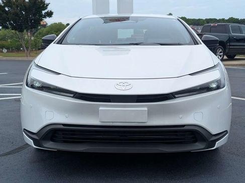 Used 2025 Toyota Prius LE FWD image 9