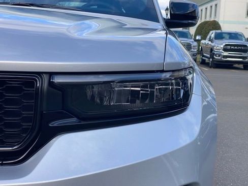 New 2025 Jeep Grand Cherokee Altitude image 11