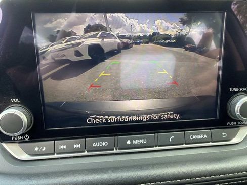 Used 2024 Nissan Rogue SV FWD image 29