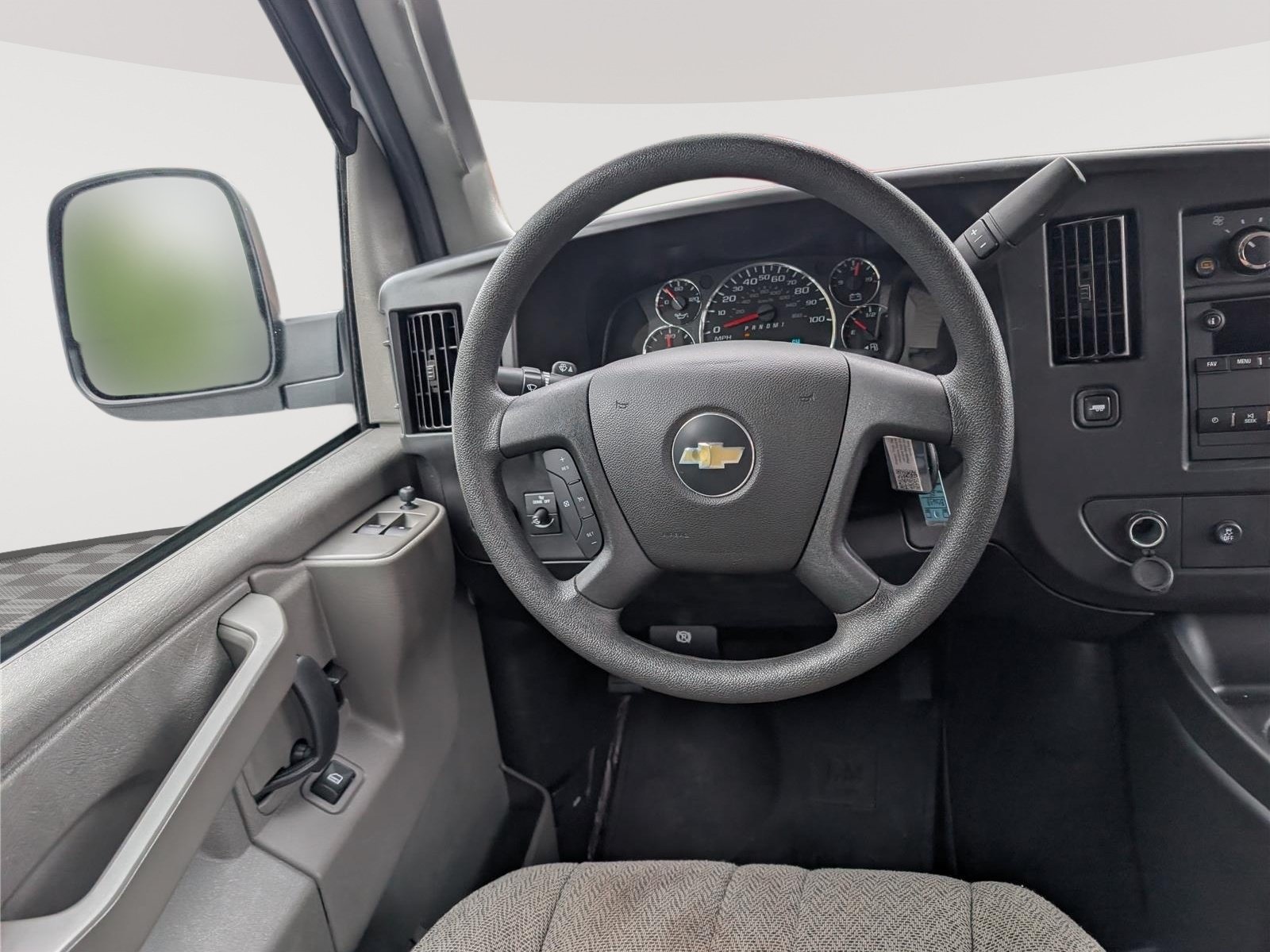 Used 2025 Chevrolet Express 3500 LT w/ LT Preferred Equipment Group RWD image 17
