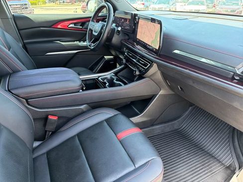 Used 2025 Chevrolet Traverse RS w/ LPO, Floor Liner Package FWD image 24