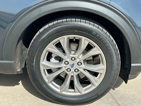 Used 2022 Ford Explorer XLT w/ Equipment Group 202A image 10