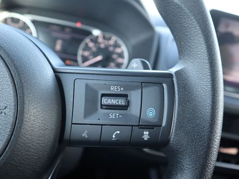 Used 2024 Nissan Rogue SV image 19