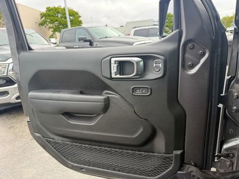 Used 2025 Jeep Wrangler Unlimited Sport S 4xe AWD/4WD image 15