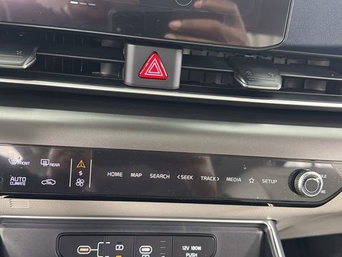 New 2026 Kia Carnival SX w/ SX Dark Edition Package FWD image 28