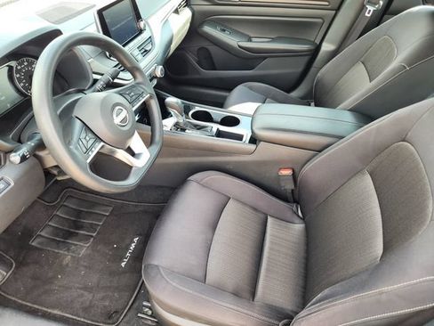 Used 2024 Nissan Altima 2.5 SV FWD image 13