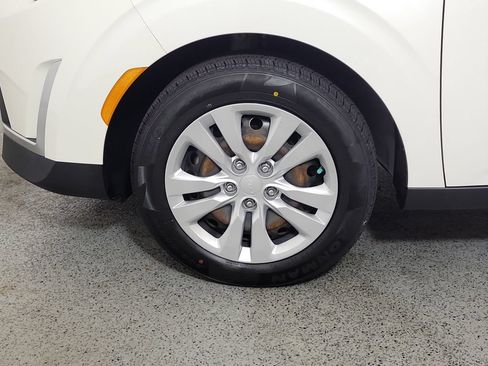 Used 2023 Kia Soul LX FWD image 9