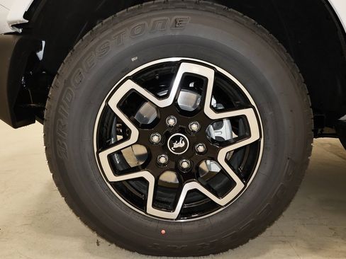 New 2025 Ford Bronco Outer Banks image 32