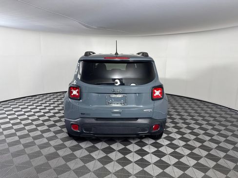 Used 2019 Jeep Renegade Latitude w/ Safety and Security Group FWD image 4