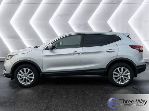 Used 2021 Nissan Rogue Sport S FWD image 2