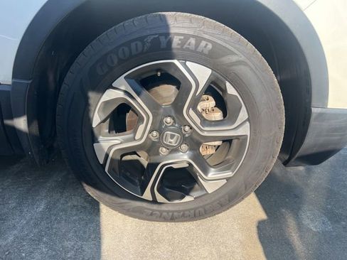 Used 2018 Honda CR-V Touring image 9