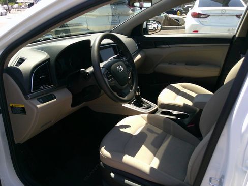 Used 2018 Hyundai Elantra SE w/ SE Connectivity Package 04 FWD image 12