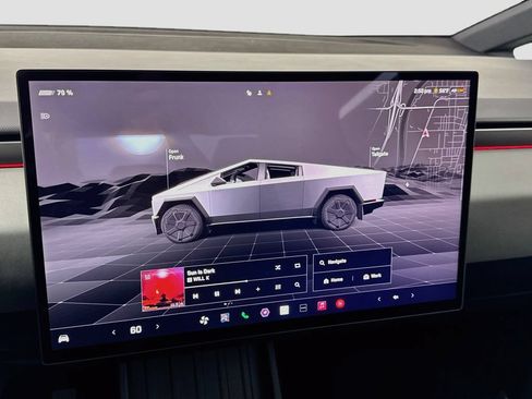 Used 2025 Tesla Cybertruck 2WD Crew Cab image 22