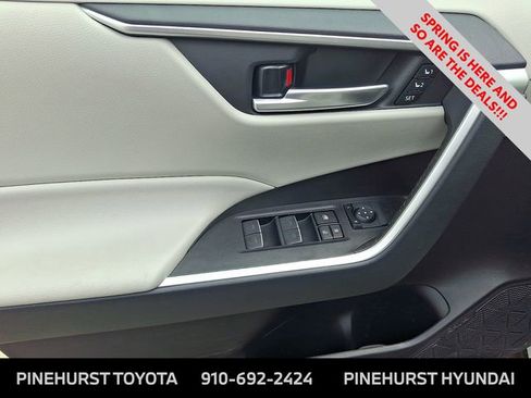 Used 2023 Toyota RAV4 XLE Premium image 12