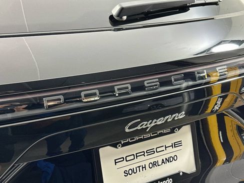 Certified 2023 Porsche Cayenne AWD/4WD image 34