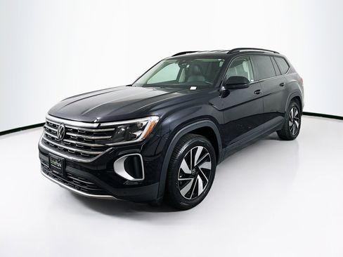 Used 2024 Volkswagen Atlas SE image 3
