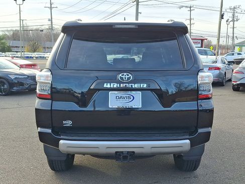 Used 2024 Toyota 4Runner TRD Off-Road Premium image 5