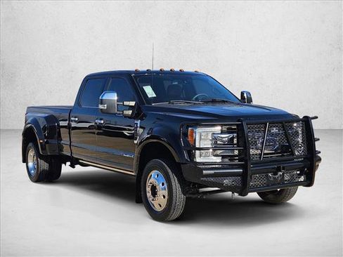 Used 2017 Ford F450 King Ranch w/ King Ranch Ultimate Package image 3