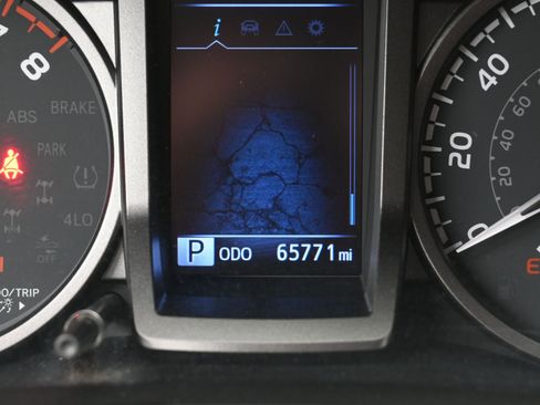 Used 2020 Toyota Tacoma TRD Off-Road image 15