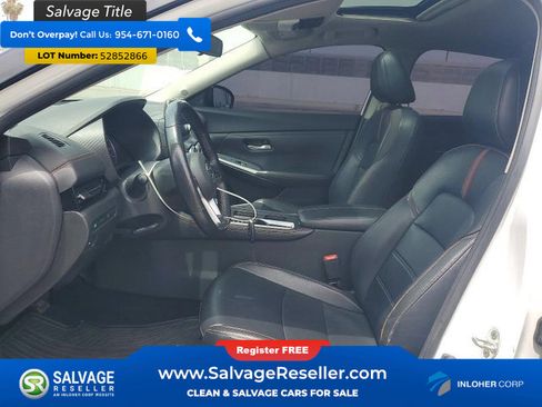 Used 2022 Nissan Sentra SR w/ SR Premium Package FWD image 9