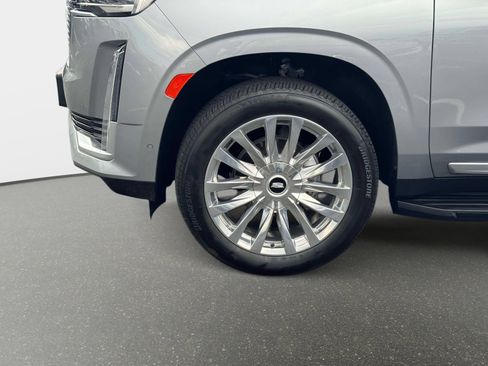 Certified 2024 Cadillac Escalade Premium Luxury AWD/4WD image 31