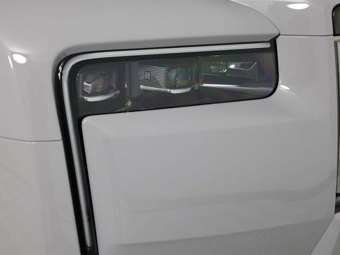 New 2026 Rolls-Royce Cullinan Black Badge image 30