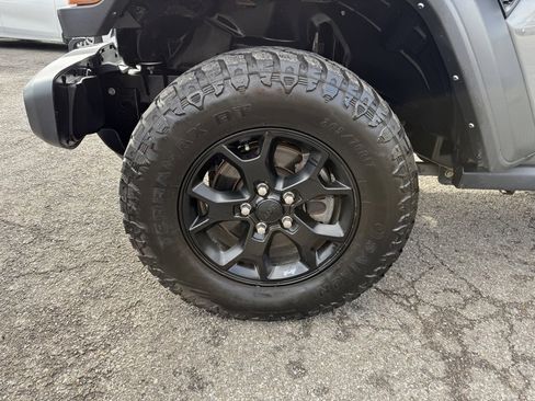 Used 2022 Jeep Wrangler Willys image 25