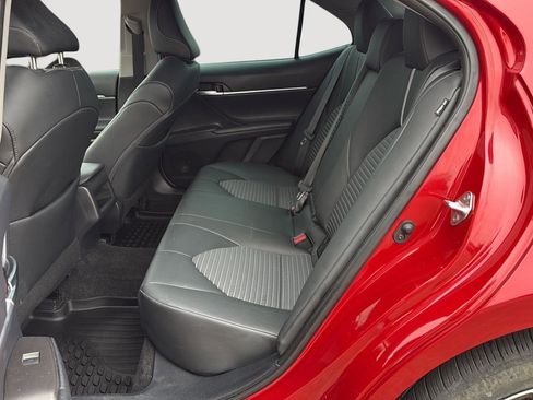 Used 2023 Toyota Camry SE image 19