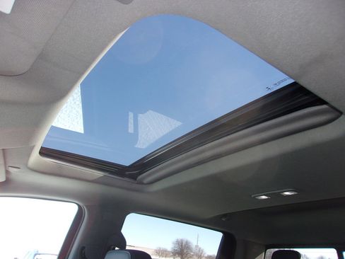 Used 2019 Chevrolet Silverado 1500 LTZ w/ LTZ Premium Package image 19