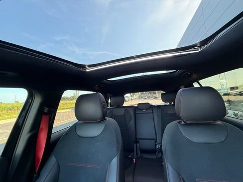 Used 2023 Mercedes-Benz GLB 35 AMG 4MATIC image 9