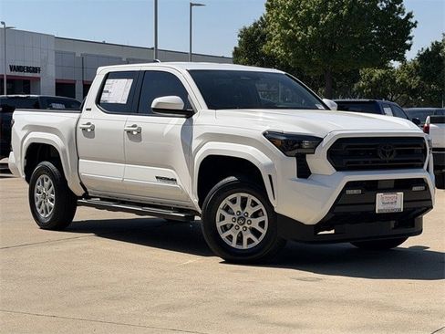 New 2025 Toyota Tacoma 4x4 Double Cab image 2