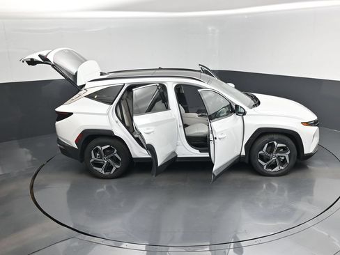Used 2022 Hyundai Tucson Limited w/ Cargo Package FWD image 18