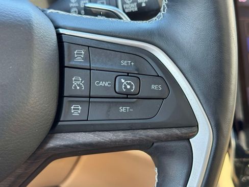 Used 2021 Jeep Grand Cherokee L Limited AWD/4WD image 21