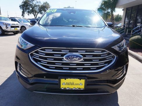 Certified 2023 Ford Edge Titanium image 2
