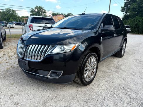 Used 2013 Lincoln MKX FWD image 1