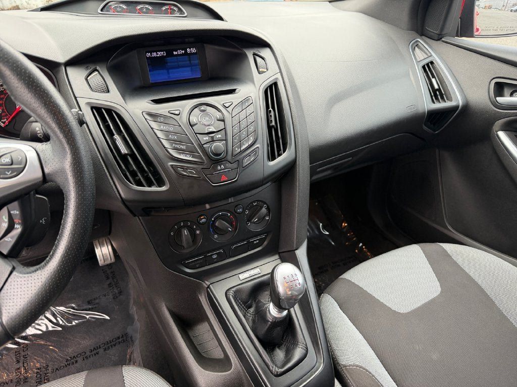 Used 2013 Ford Focus ST FWD image 29