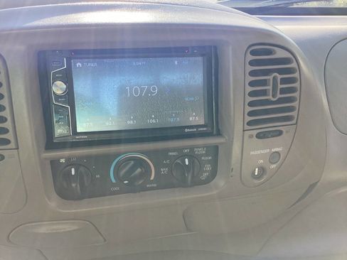 Used 2003 Ford F150 XLT RWD image 11