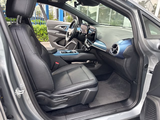 Used 2024 Chevrolet Equinox EV LT FWD image 32