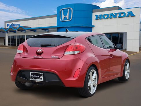 Used 2016 Hyundai Veloster w/ Option Group 03 FWD image 4