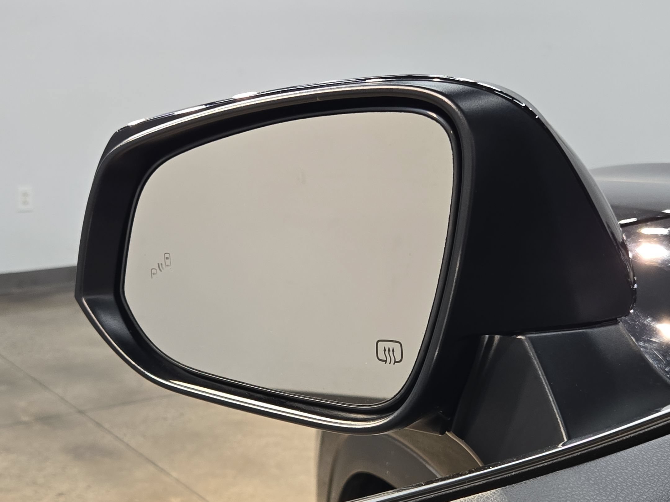 Used 2022 Toyota Highlander Limited FWD image 22