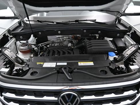 Used 2023 Volkswagen Atlas SE w/ Panoramic Sunroof Package image 39