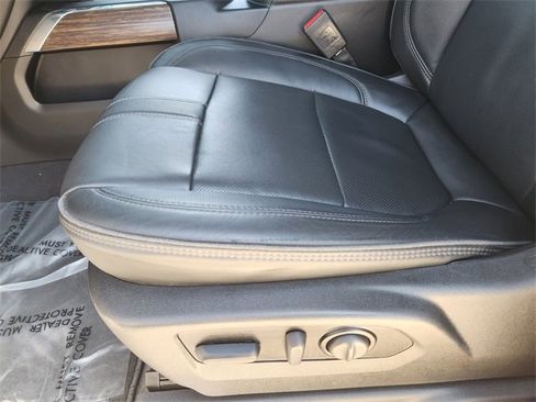 Used 2023 Chevrolet Silverado 2500 High Country w/ Safety Package II image 24