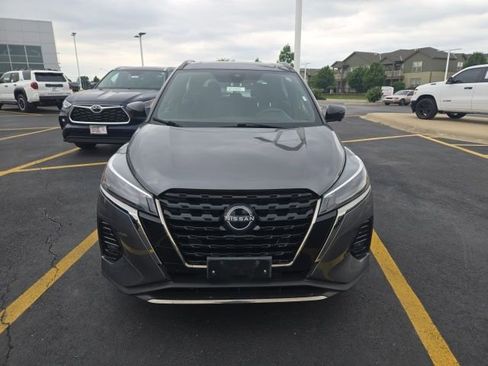 Used 2024 Nissan Kicks SR FWD image 2